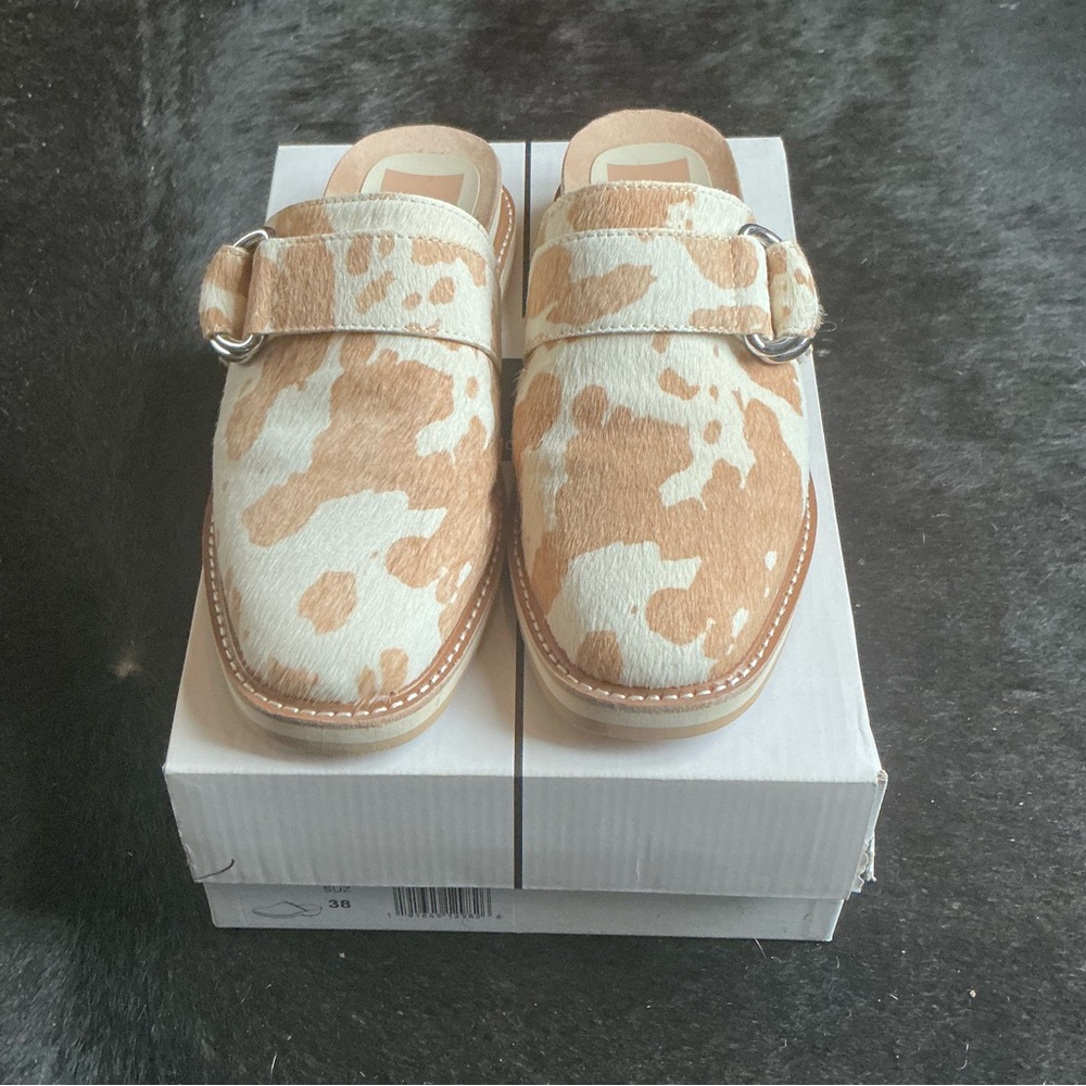 Dolce Vita “Verna” Beige and White Cowhide Mules - size 8